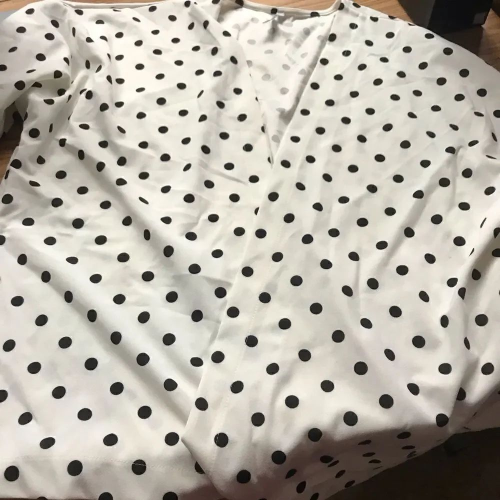 Acting Pro size small blouse like cardigan awesome condition see pics